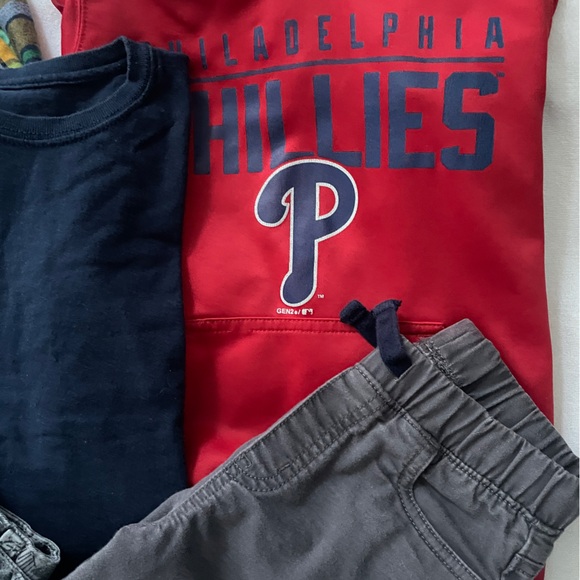 Boys 6/7 Bundle - Phillies Hoodie, Cotton Flannel, Navy Tee, Shorts, Pull Pants - Picture 14 of 16